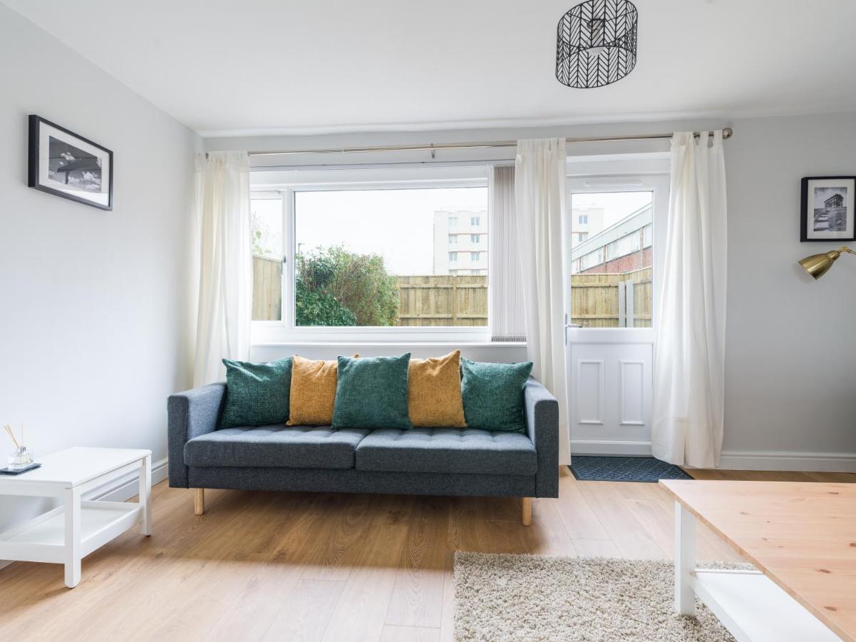 Villa Charming 3-Bed House In Newcastle Upon Tyne Esterno foto